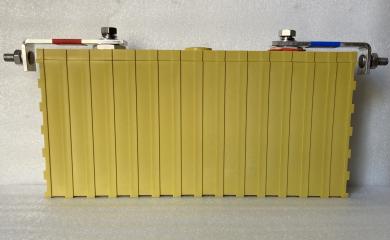 Winkel längs (passend für Winston Batterien) 400-700Ah | nein